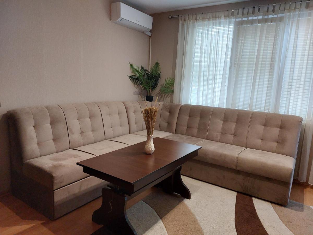 Апартамент За Гости Георгиеви Veliko Tărnovo Exteriör bild